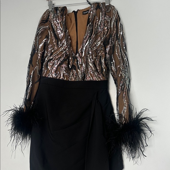 LAVISH ALICE Elegant Black and Brown Feathered Dress - Picture 3 of 11